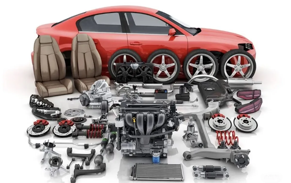 Automóvil rojo con piezas representativas de motor, frenos, suspensión, iluminación, interior y carrocería